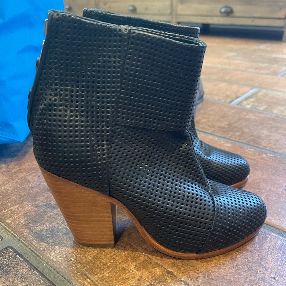 Great condition Rag & Bone Leather Booties